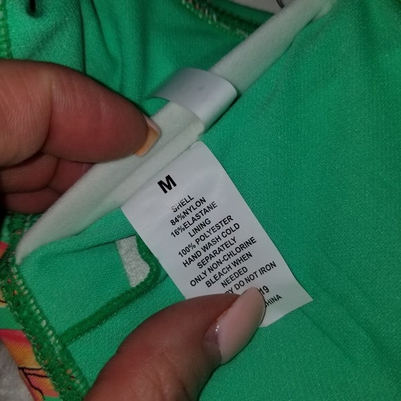 Gibson & Latimer Bikini Top- Medium - Picture 10 of 13